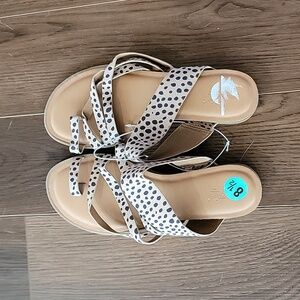 Universal Thread sandals 8.5